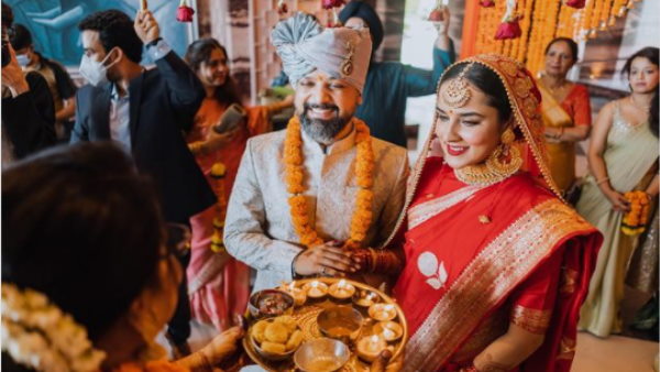 आनंद और अंगीरा बीते 2 सालों से एक-दूसरे को डेट कर रहे थे आनंद और अंगीरा बीते 2 सालों से एक-दूसरे को डेट कर रहे थे