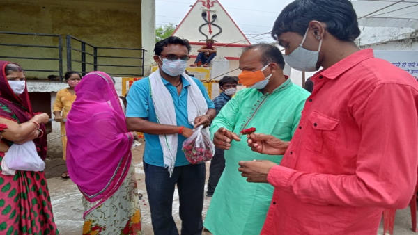 Corona vaccination campaign in Bhopal, 50 thousand people vaccinated till noon Corona vaccination campaign in Bhopal, 50 thousand people vaccinated till noon
