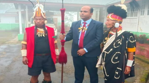 तीन जिलों में रहे कलेक्टर