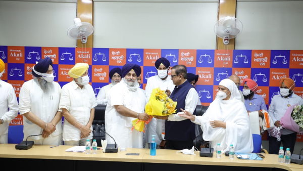 दलित वर्ग से डिप्टी सीएम बनाने का ऐलान 