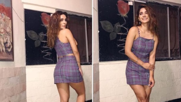 मुझे अश्लील मैसेज भेजता था 