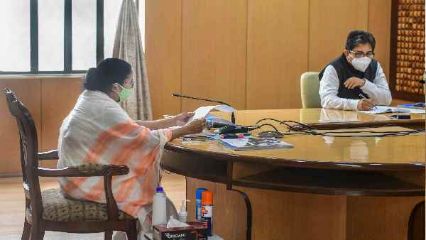 बंदोपाध्याय के पीछे खड़ी है ममता सरकार बंदोपाध्याय के पीछे खड़ी है ममता सरकार