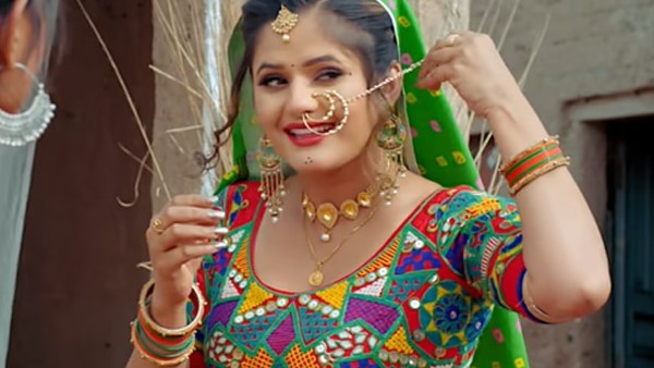 ‘लंबो घूंघट’ गाने में अंजलि राघव के साथ अजय धनकर की जोड़ी ‘लंबो घूंघट’ गाने में अंजलि राघव के साथ अजय धनकर की जोड़ी