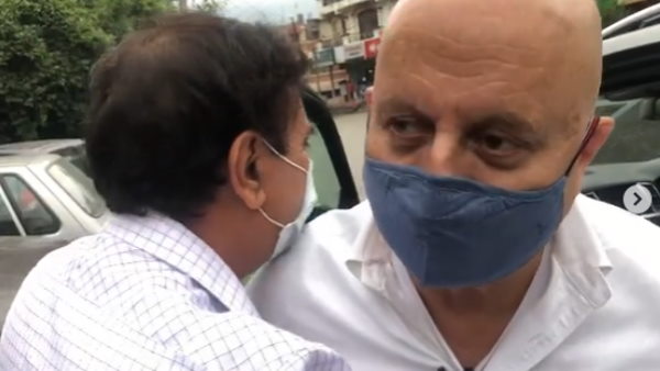 '50 साल के बाद मिलकर बेहद खुशी हुई' '50 साल के बाद मिलकर बेहद खुशी हुई'