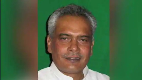 एमएलए फ्लैट में बमबारी, विधायक की हत्या