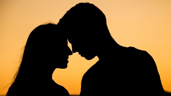 बैंड-बाजा-बारात लेकर पहुंची प्रेमिका बैंड-बाजा-बारात लेकर पहुंची प्रेमिका