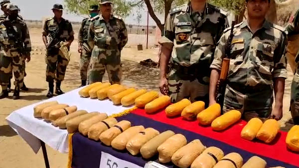 भारत-पाक बॉर्डर पर ऐसे होती है तस्करी भारत-पाक बॉर्डर पर ऐसे होती है तस्करी