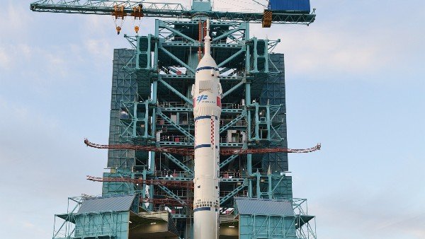 दुनिया की करेंगे निगरानी ? दुनिया की करेंगे निगरानी ?