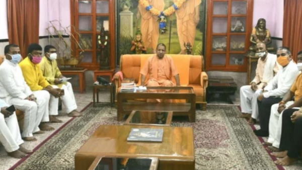 CM Yogi said six lakh people will be vaccinated every day From June 21 CM Yogi said six lakh people will be vaccinated every day From June 21