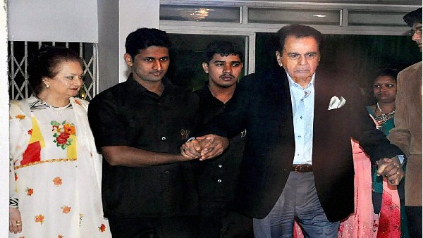 शेयर किया जा रहा पल-पल का अपडेट