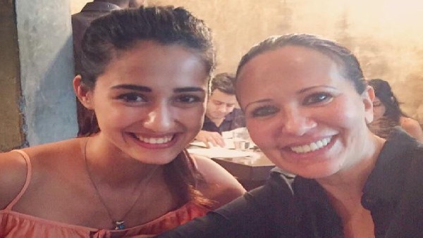 टाइगर श्रॉफ की मां ने की शेयर की यह फोटो टाइगर श्रॉफ की मां ने की शेयर की यह फोटो