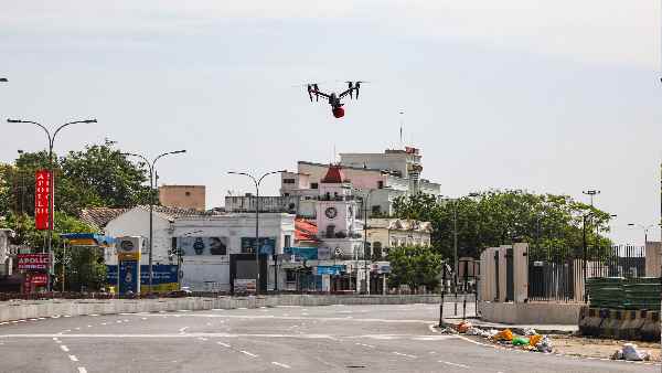 ड्रोन से वैक्सीन और दवाइयां पहुंचाने की तैयारी ड्रोन से वैक्सीन और दवाइयां पहुंचाने की तैयारी