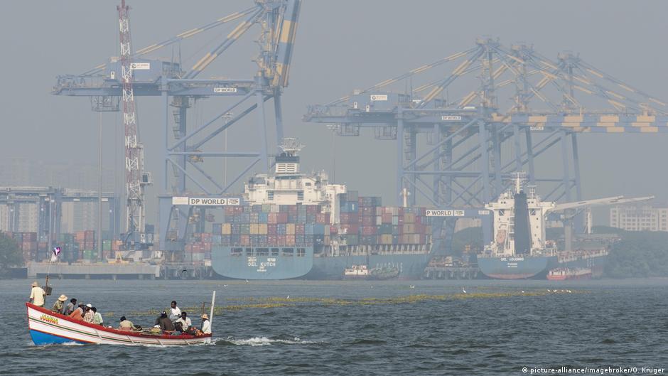 बिजली और कृषि छोड़ सारे सेक्टर प्रभावित