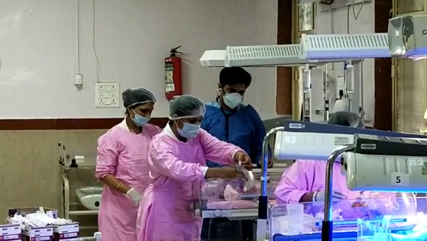 36 घंटे बाद लौटे माता पिता 36 घंटे बाद लौटे माता पिता