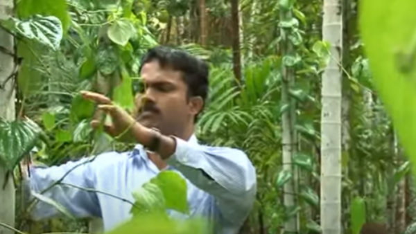 पिता के साथ बेचते थे टोकरी व पान 