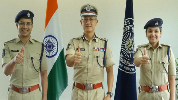 तीन राज्यों में कार्यरत हैं यह IPS Officers Family तीन राज्यों में कार्यरत हैं यह IPS Officers Family