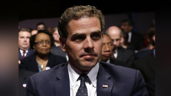 पिता के अकाउंट से कटे 25000 डॉलर