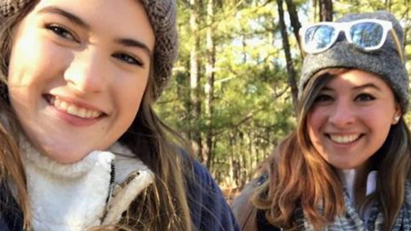 फ्लोरिडा में ही उनके 12 भाई-बहन हैं फ्लोरिडा में ही उनके 12 भाई-बहन हैं