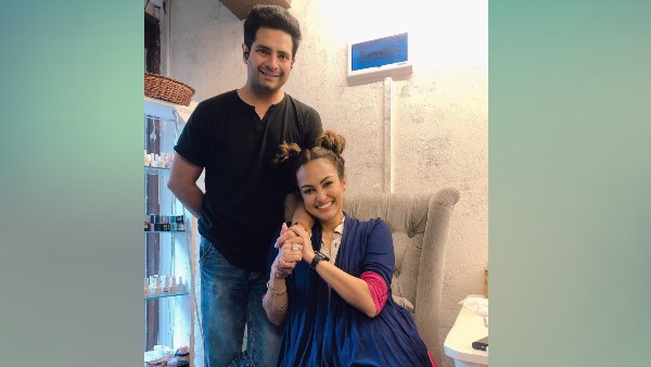 अब बेचारी गर्ल कार्ड का इस्तेमाल कर रही हैं अब बेचारी गर्ल कार्ड का इस्तेमाल कर रही हैं