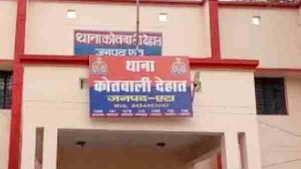 पिता और चाचा को पुलिस लाई थाने