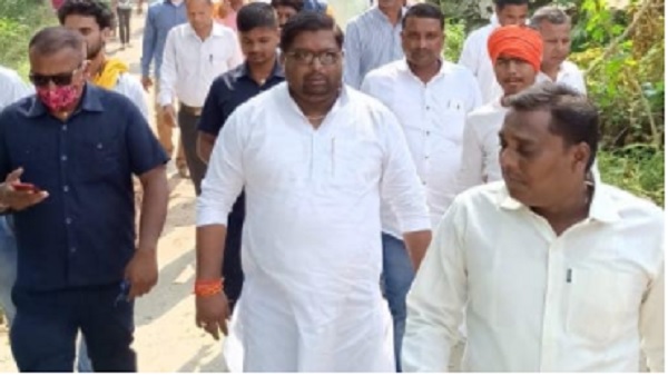 'करोड़ों में एक होता है तुम्हारे जैसा दोस्त' 'करोड़ों में एक होता है तुम्हारे जैसा दोस्त'