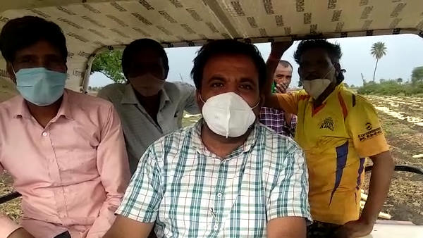 दो बार लौकी बेचने का प्रयास 