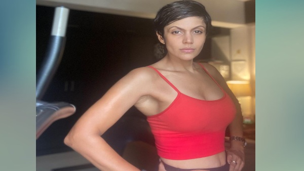 अरसे बाद एक वर्कआउट सेल्फी... अरसे बाद एक वर्कआउट सेल्फी...