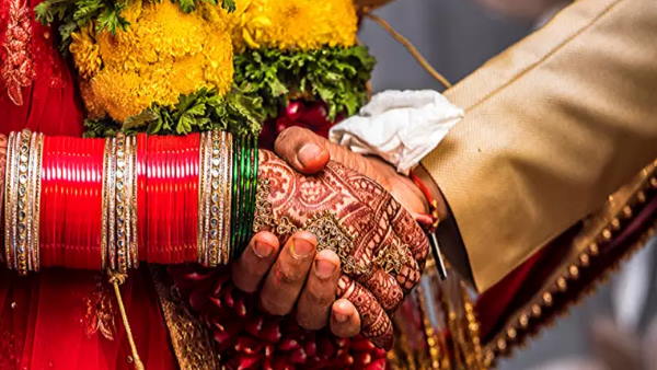 शादी के विज्ञापन की कटिंग हुई वायरल