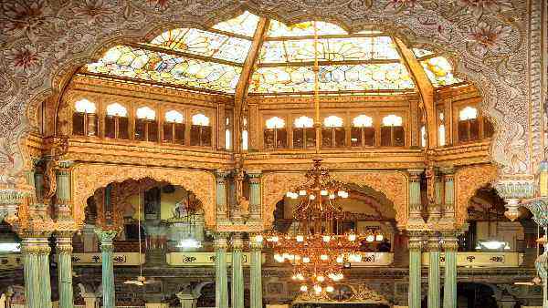 युवरानी देवजमनी को लगा पहला टीका युवरानी देवजमनी को लगा पहला टीका