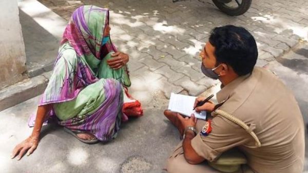 आईपीएस ने की थी युवा सब इंस्पेक्टर की तारीफ आईपीएस ने की थी युवा सब इंस्पेक्टर की तारीफ