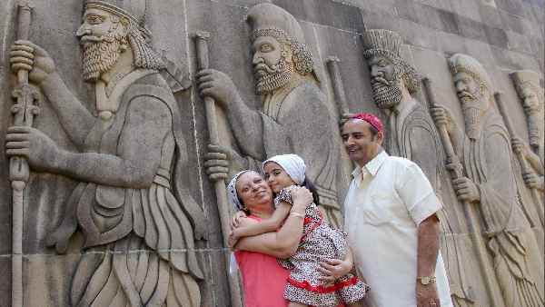 आबादी संकट से गुजर रहा है पारसी समुदाय