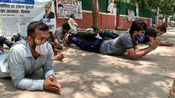 यूपी के लिए विरोध, राजस्थान पर चुप्पी