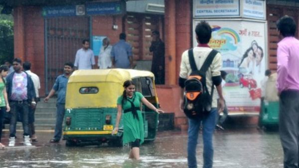 अरब सागर की ओर बढ़ रहा मानसून अरब सागर की ओर बढ़ रहा मानसून