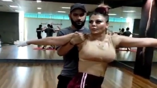 जब राखी ने फोटोग्राफर्स से पूछा- पतली लग रही हूं क्या? 