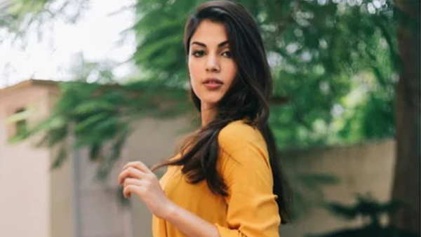 रिया ने सारा को लेकर कही कई बातें रिया ने सारा को लेकर कही कई बातें