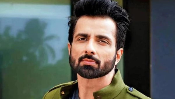 नंगे पांव हैदराबाद से चलकर मुंबई पहुंचा