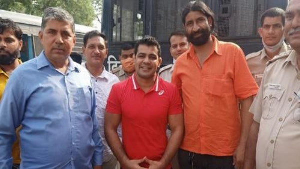 जेल-प्रशासन द्वारा बढ़ाई गई सुरक्षा जेल-प्रशासन द्वारा बढ़ाई गई सुरक्षा