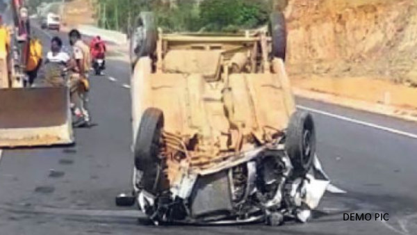 high speed car dragged for a hundred meters, 4 youths and girls survived by opening airbags high speed car dragged for a hundred meters, 4 youths and girls survived by opening airbags