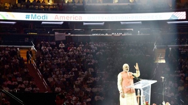 अमेरिका में रहते हैं 42 लाख भारतीय