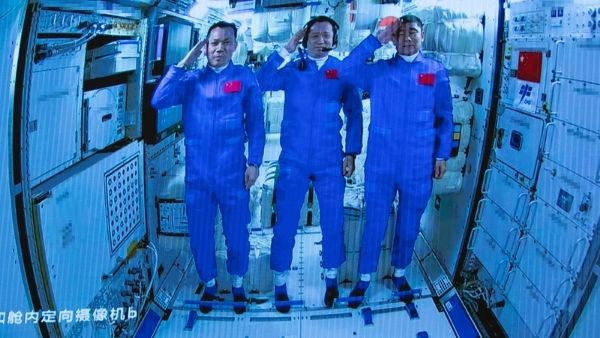 अंतरिक्ष में चीन की कामयाबी अंतरिक्ष में चीन की कामयाबी