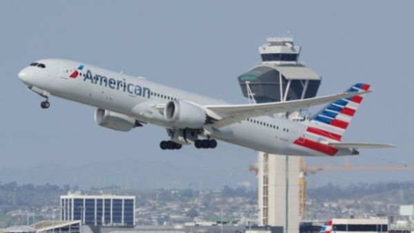 संकट में अमेरिकन एयरलाइंस क्यों ? संकट में अमेरिकन एयरलाइंस क्यों ?