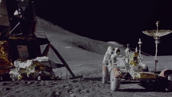 चंद्रमा के रास्ते में मिलिट्री प्लानिंग चंद्रमा के रास्ते में मिलिट्री प्लानिंग