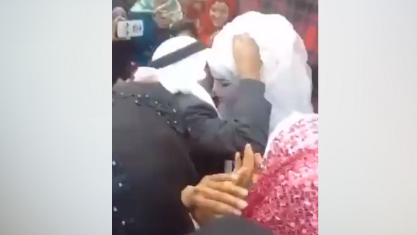 यूजर्स ले रहे मजे