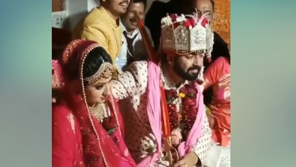 पंडित जी की हो रही तारीफ