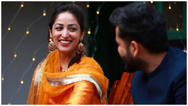 शादी के लाल जोड़े में बेहद खूबसूरत नजर आईं यामी