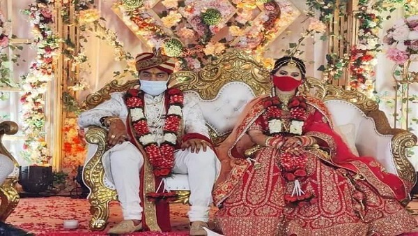 क्या करती हैं अंजलि 