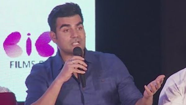 होस्टिंग स्किल पर उठाए सवाल