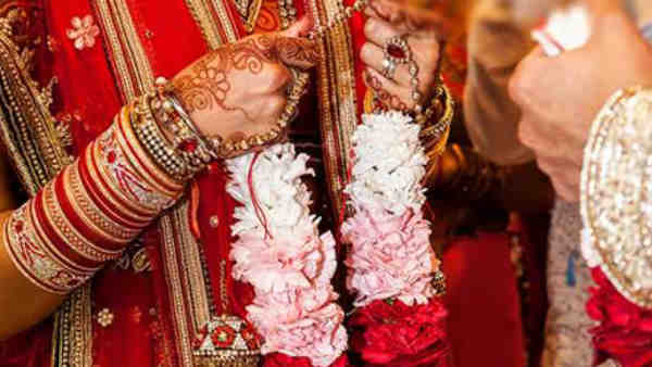 Palmistry: शनि पर्वत पर है वृत्त तो विवाह नहीं करेगा जातक Palmistry: शनि पर्वत पर है वृत्त तो विवाह नहीं करेगा जातक