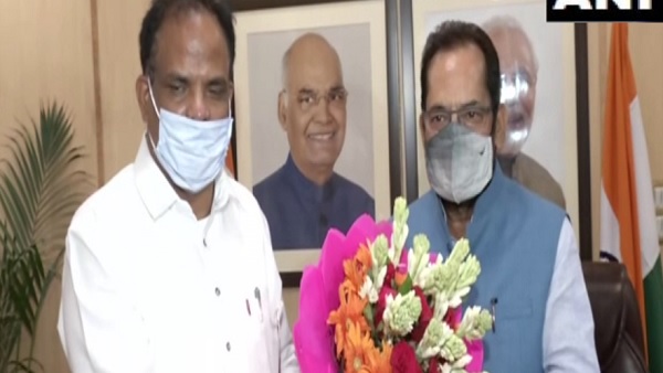 वैष्णव-अनुराग ने संभाला नए मंत्रालय का काम, देखें Video 