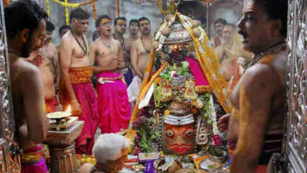 महाकाल मंदिर में हुई 'भस्म आरती'